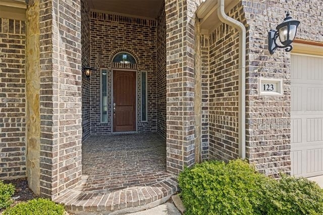 123 Derby Lane - Photo 1