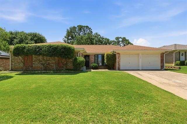 720 Huntwich Drive - Photo 0