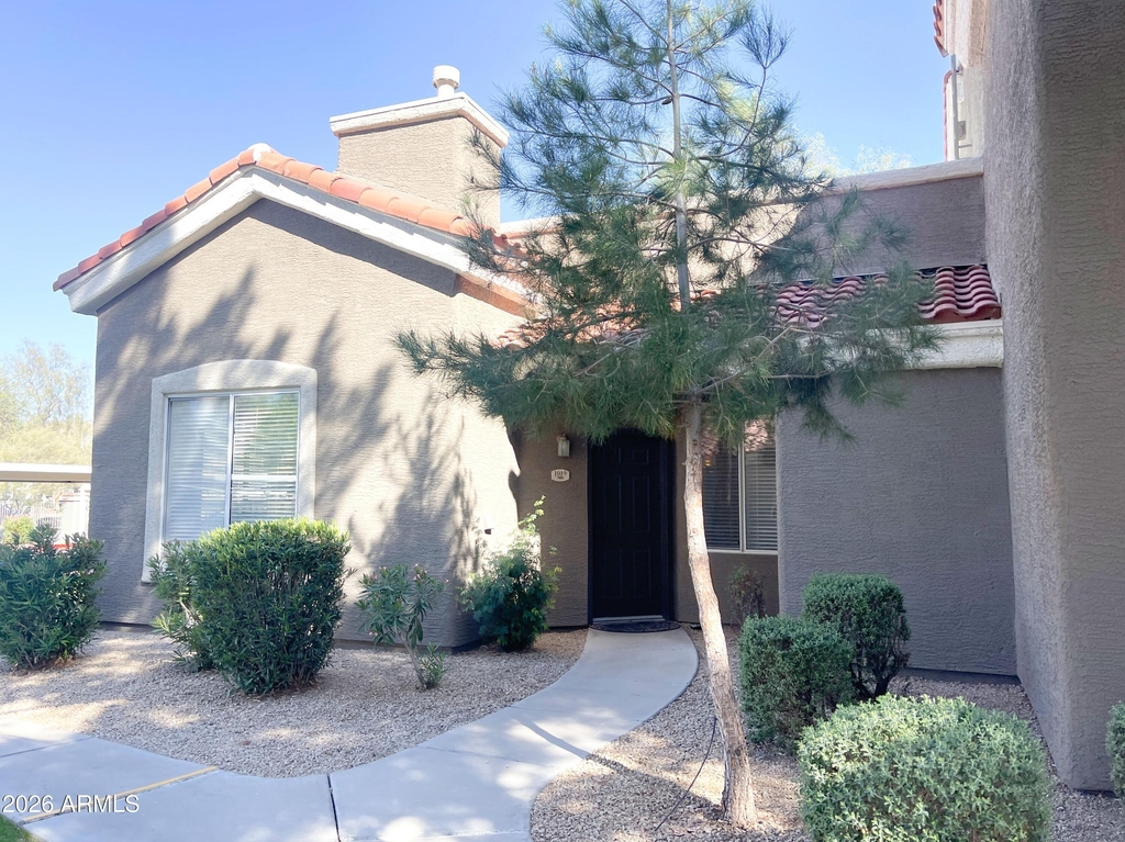 2929 W Yorkshire Drive - Photo 0