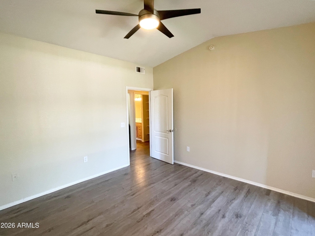 2929 W Yorkshire Drive - Photo 13