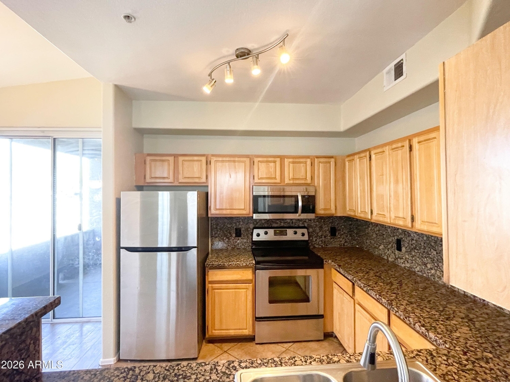 2929 W Yorkshire Drive - Photo 6