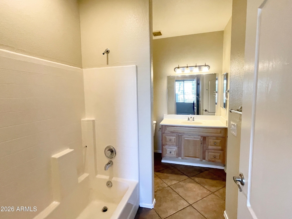 2929 W Yorkshire Drive - Photo 21