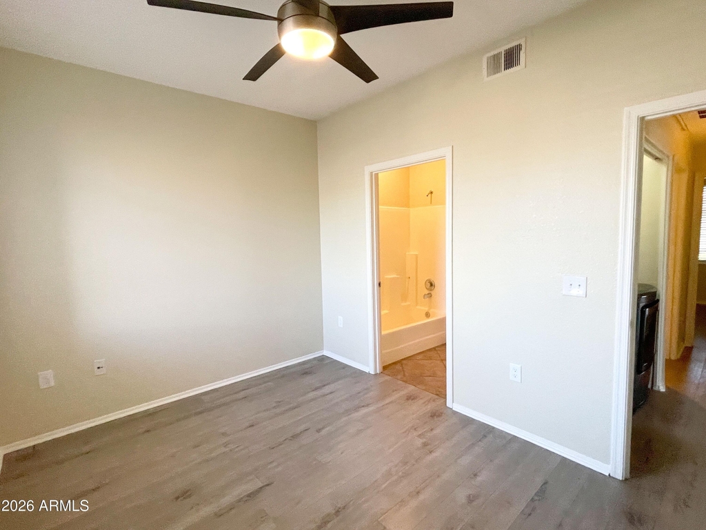 2929 W Yorkshire Drive - Photo 18