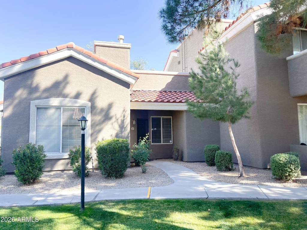 2929 W Yorkshire Drive - Photo 1