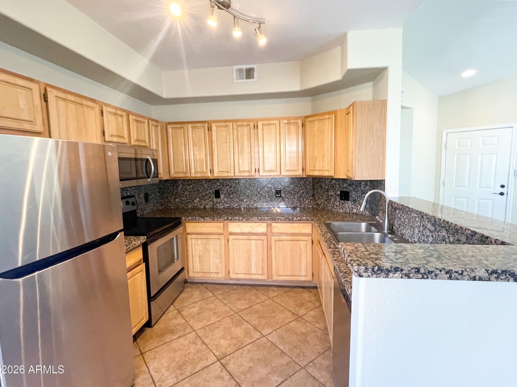 2929 W Yorkshire Drive - Photo 8