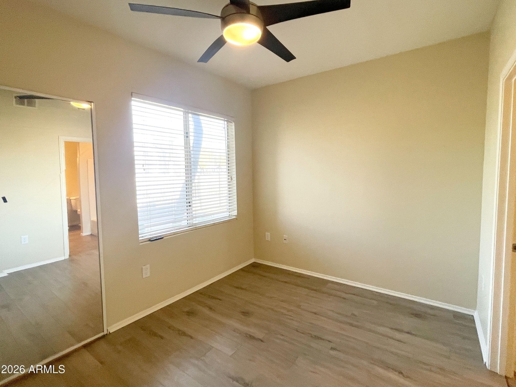 2929 W Yorkshire Drive - Photo 17