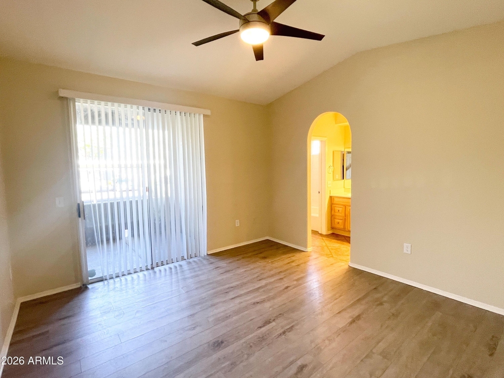 2929 W Yorkshire Drive - Photo 11