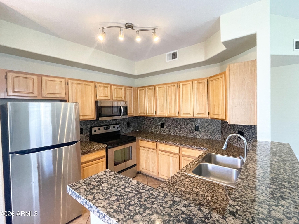 2929 W Yorkshire Drive - Photo 7