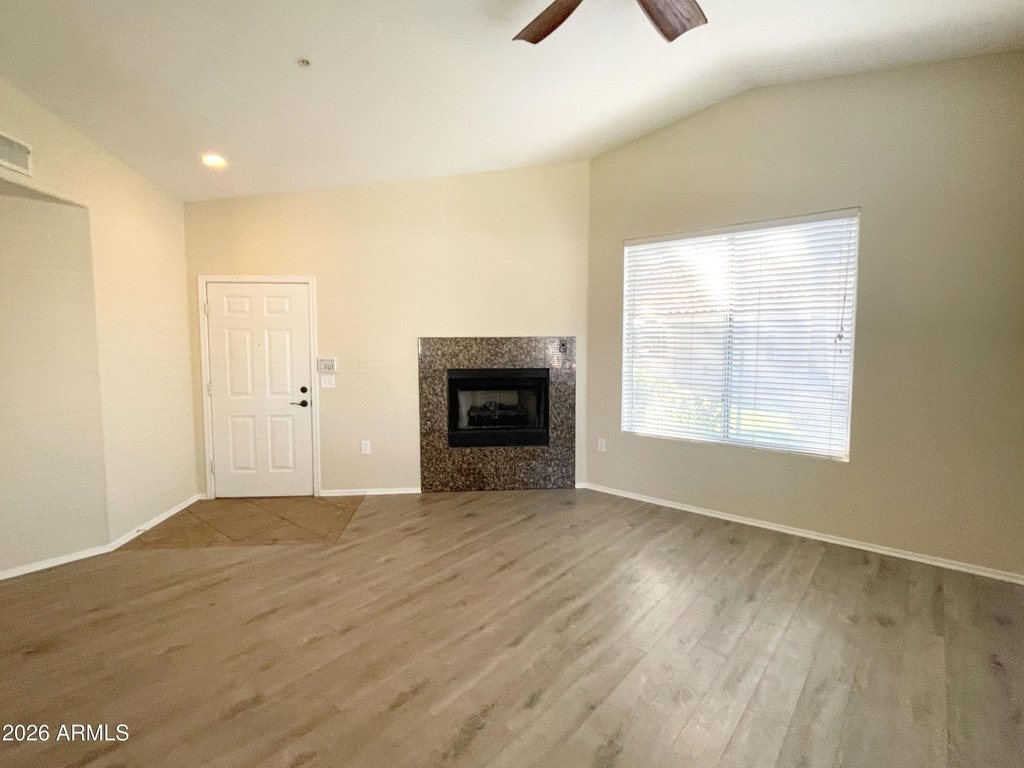 2929 W Yorkshire Drive - Photo 4