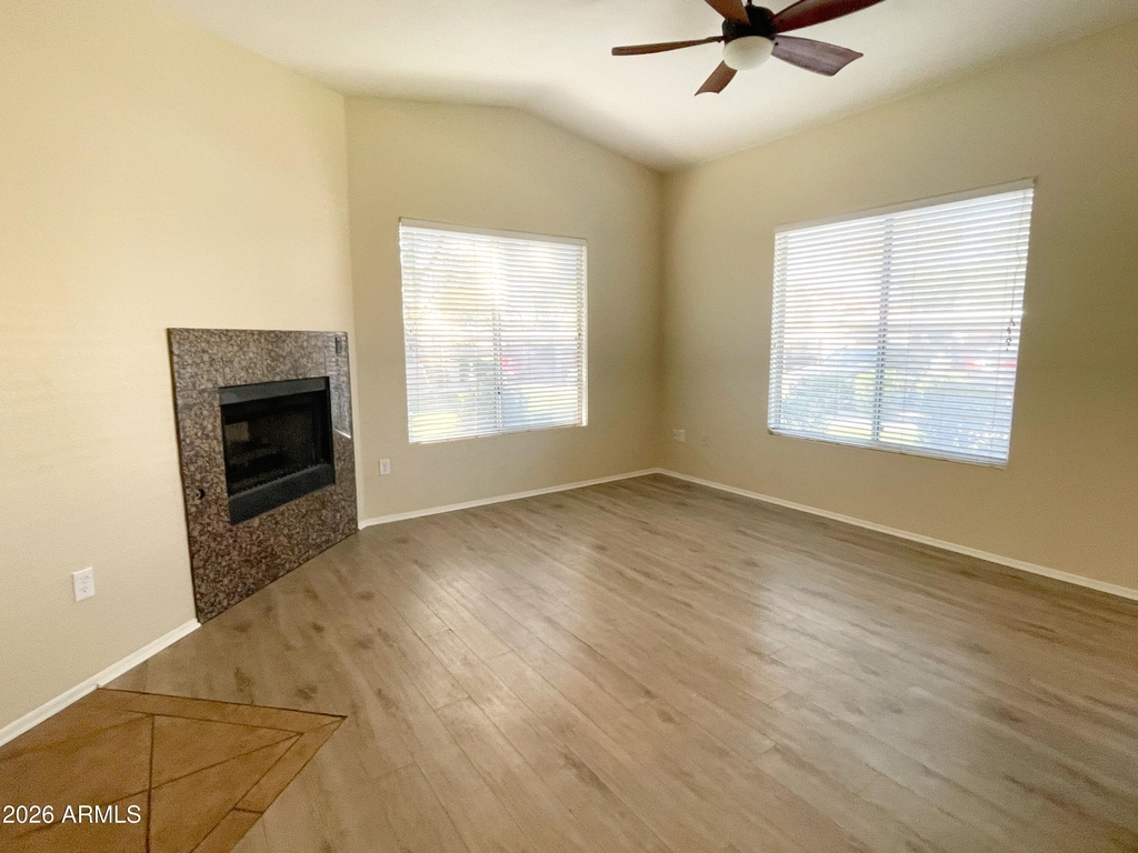 2929 W Yorkshire Drive - Photo 3