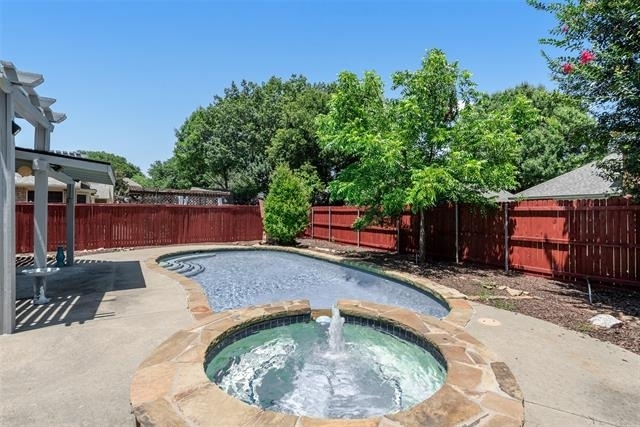 2912 Shadow Oak Court - Photo 1