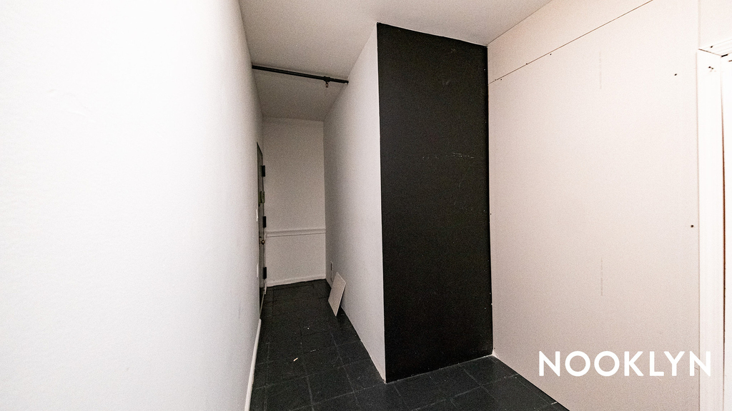 1670 Gates Avenue - Photo 7
