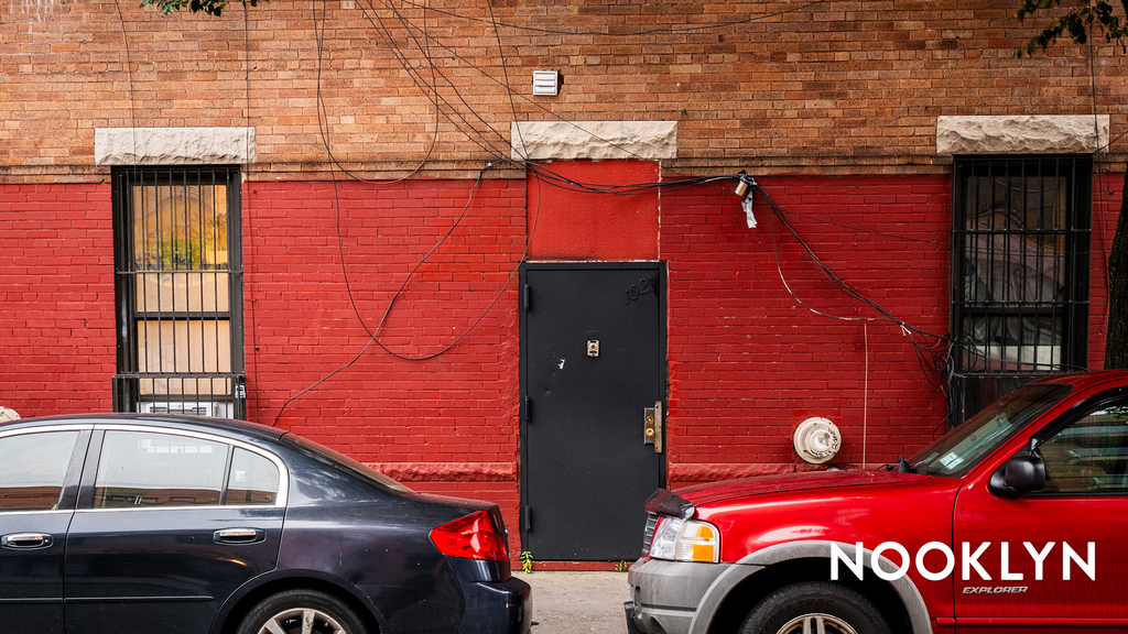 1670 Gates Avenue - Photo 4