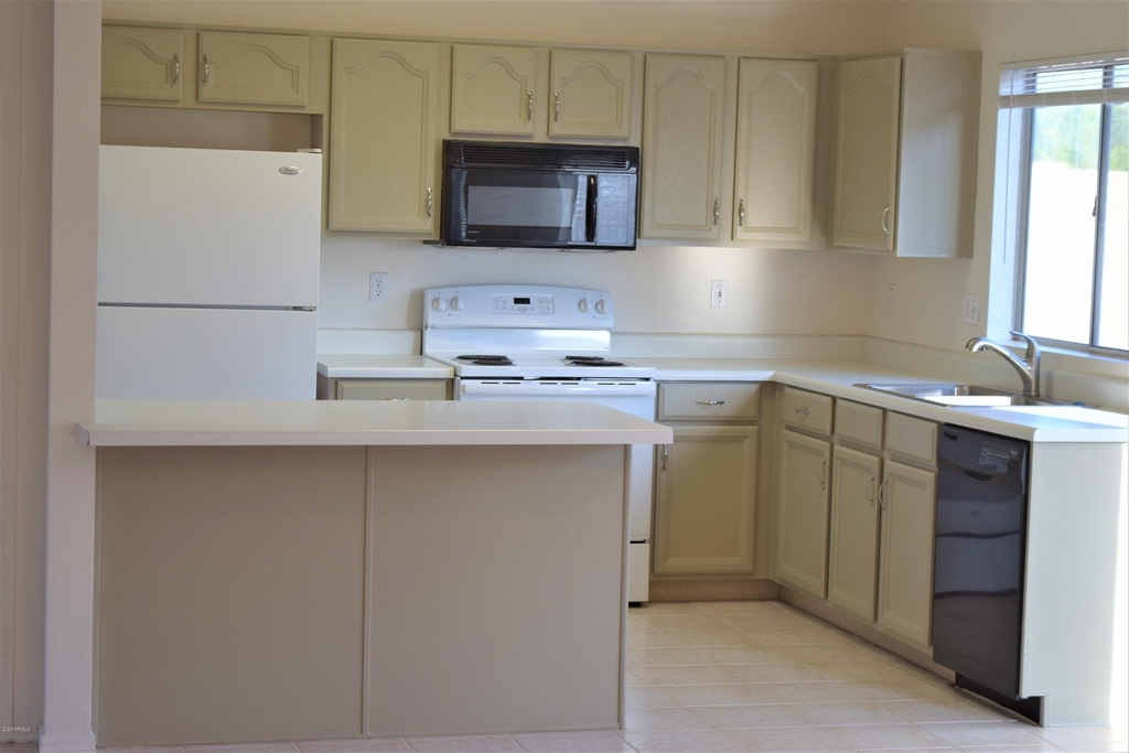13323 E Butler Street - Photo 5