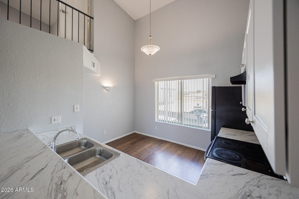 4828 W Orangewood Avenue - Photo 10