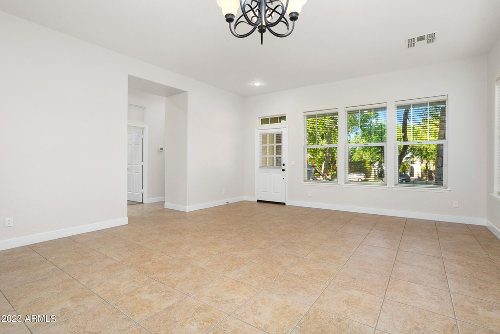 4398 N Jackson Court - Photo 5