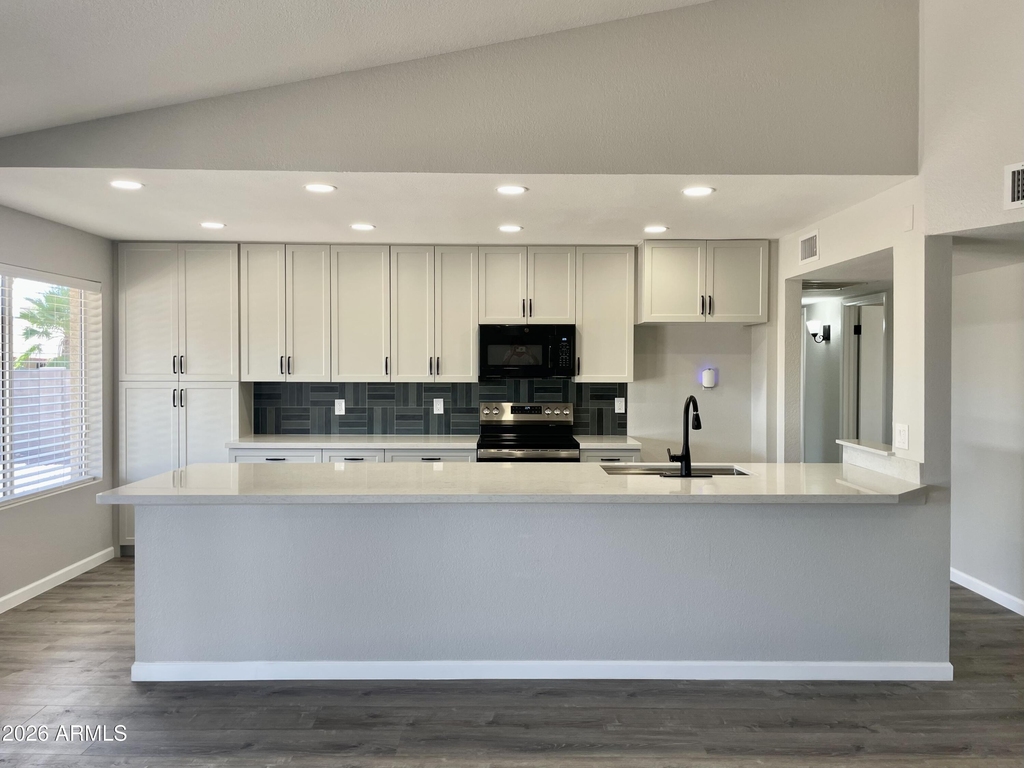3901 W Sweetwater Avenue - Photo 9