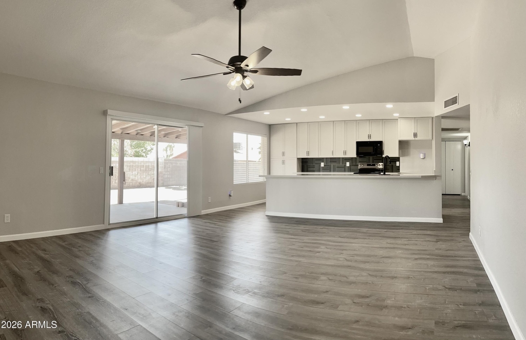 3901 W Sweetwater Avenue - Photo 6