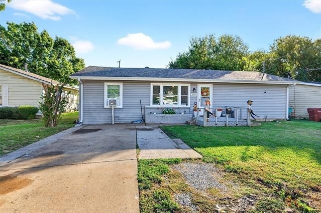 2321 N Shannon Street - Photo 1