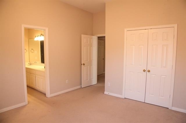 8605 Berwick Drive - Photo 3