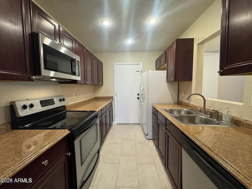 4766 W Caron Street - Photo 1