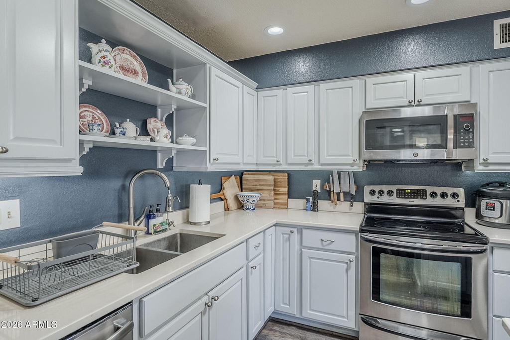 1022 W Apollo Avenue - Photo 34