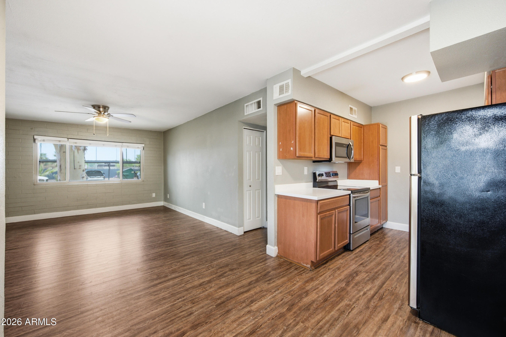1518 W Colter Street - Photo 9