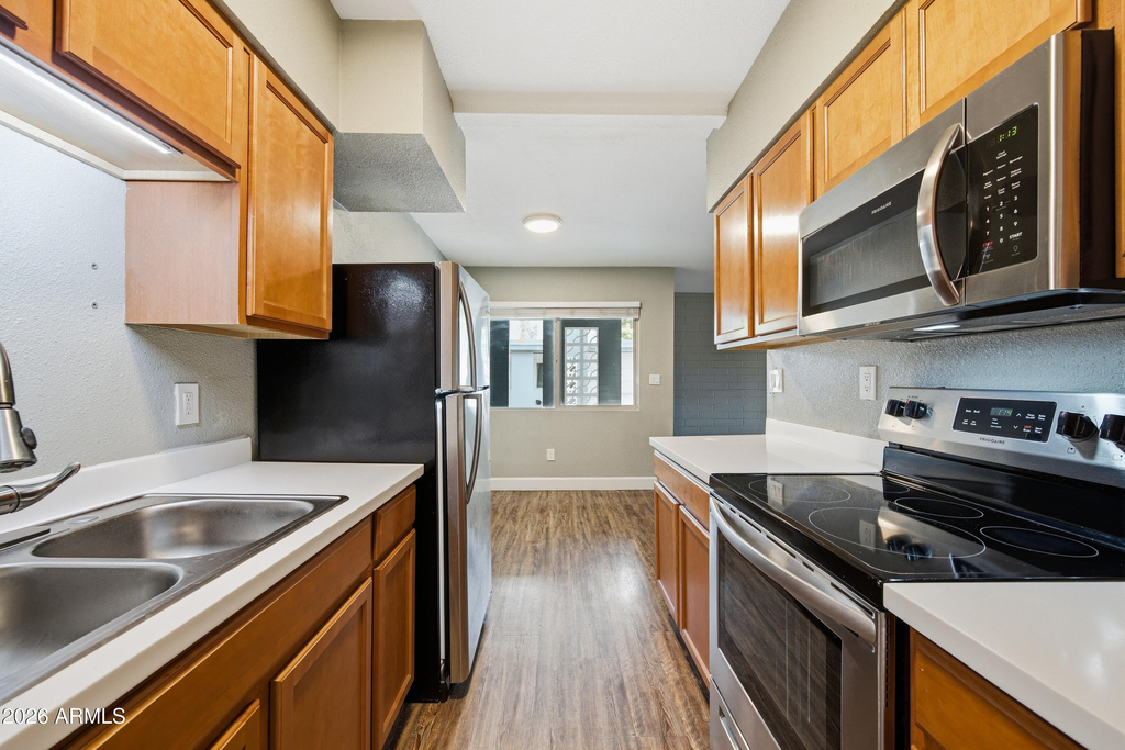 1518 W Colter Street - Photo 5