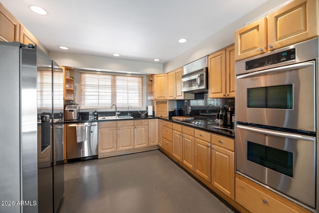 5526 N Camelback Canyon Drive - Photo 9