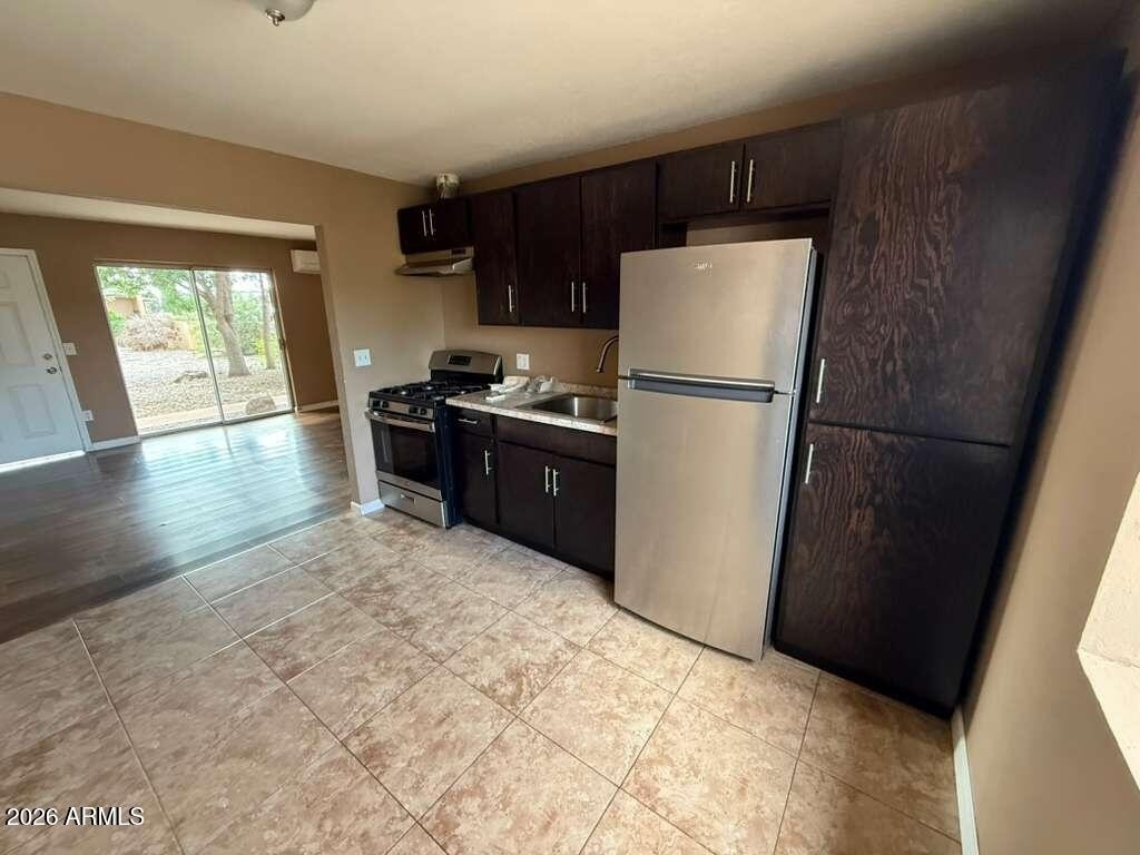 1955 E 8th Street - Photo 4