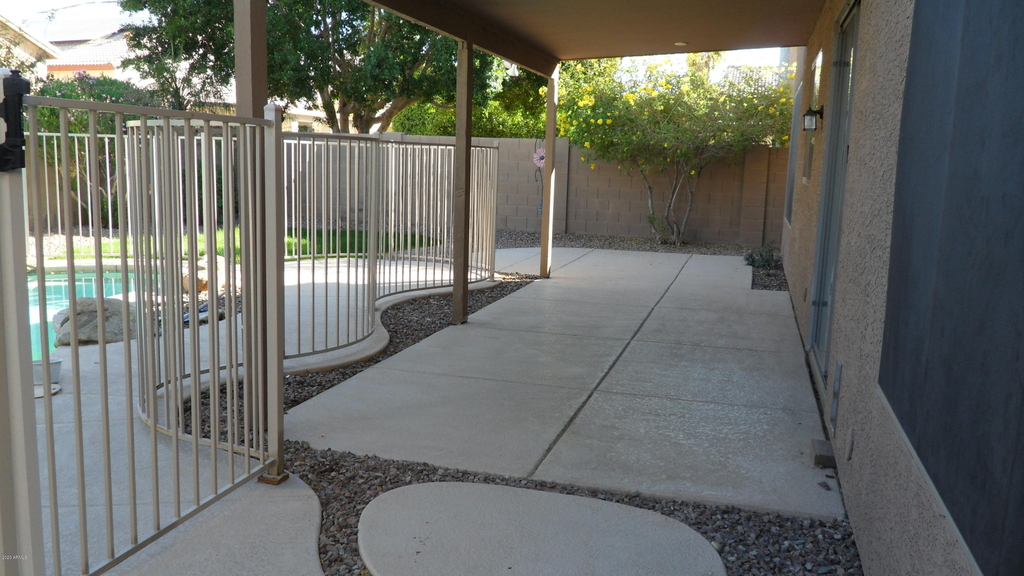 9008 W Quail Avenue - Photo 24