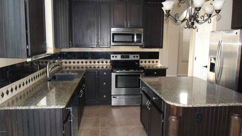 9008 W Quail Avenue - Photo 5