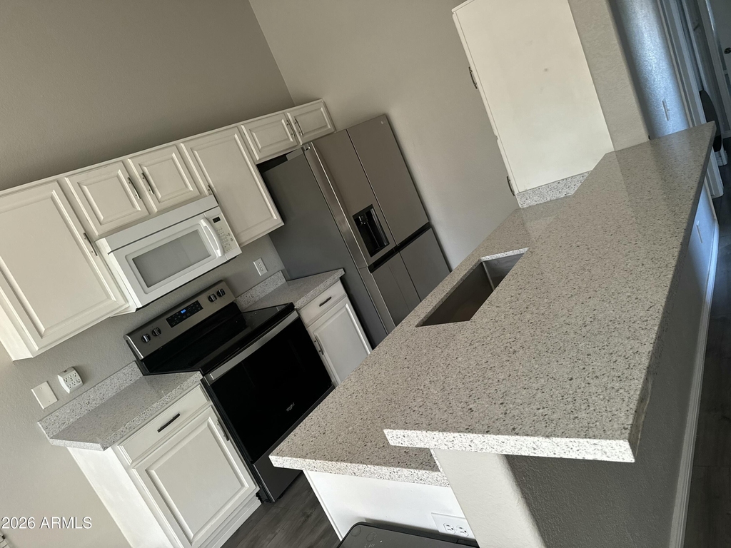 255 S Kyrene Road - Photo 3