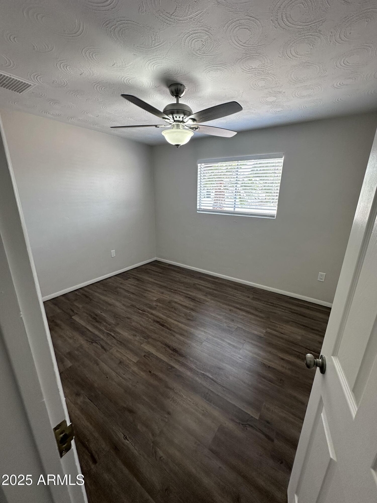 1050 W Romo Jones Street - Photo 16