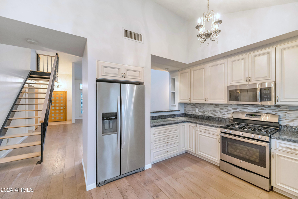 7113 E Arlington Road - Photo 5