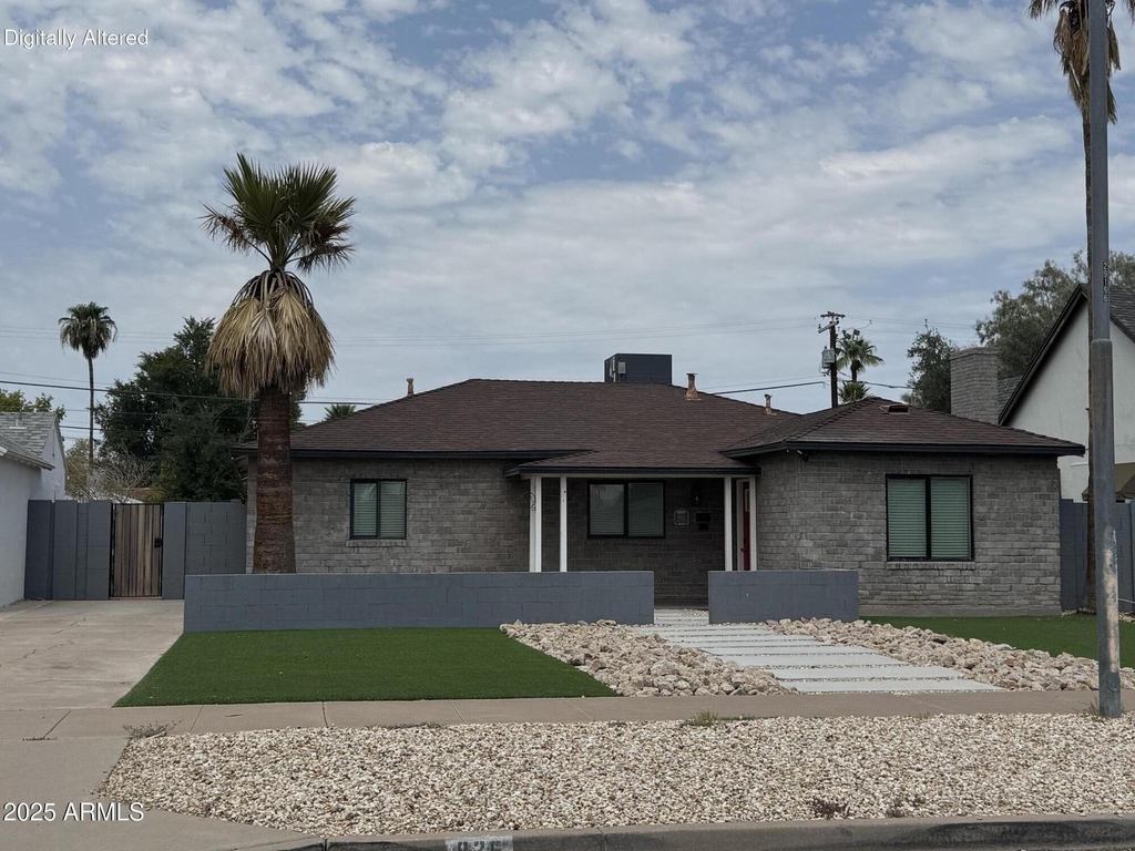 926 W Moreland Street - Photo 0