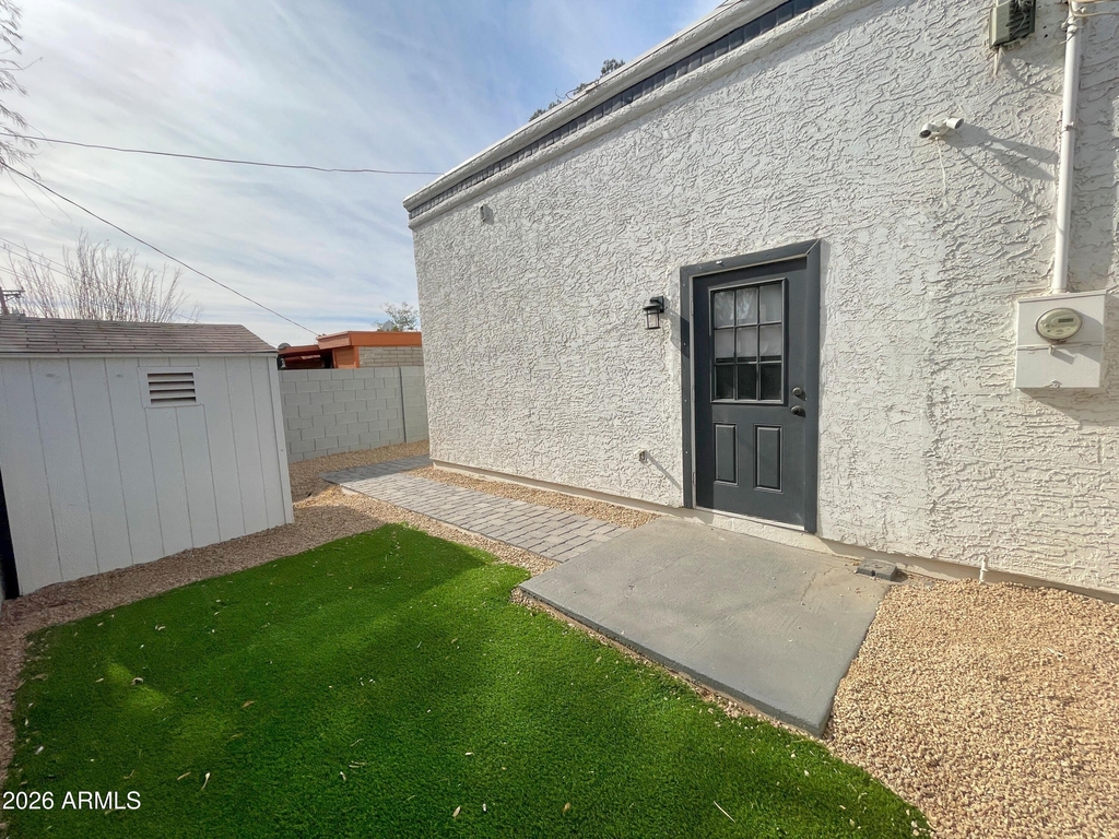 423 S Terry Lane - Photo 16