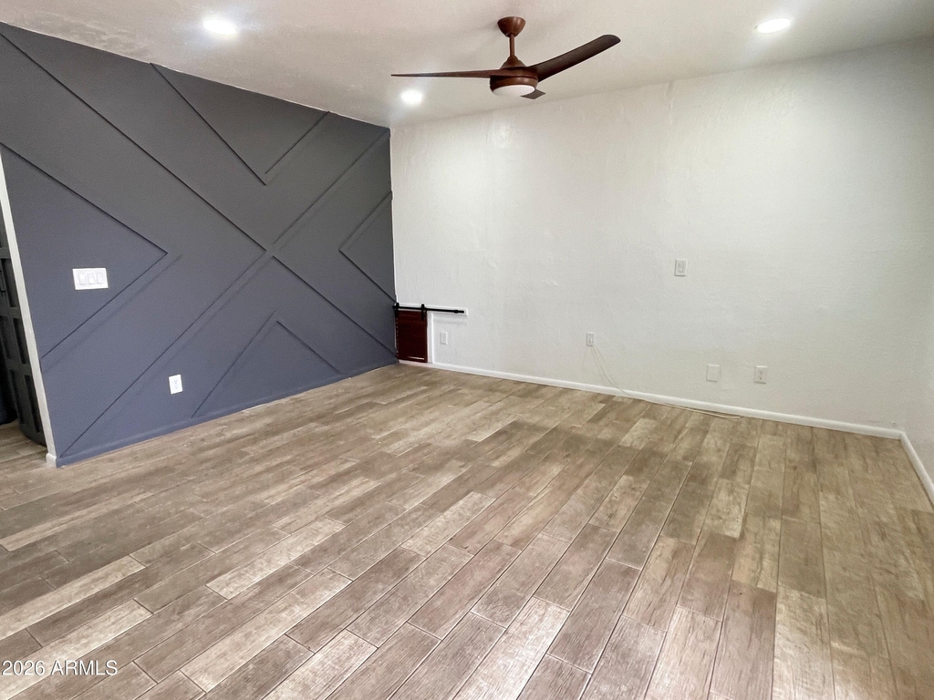 423 S Terry Lane - Photo 2