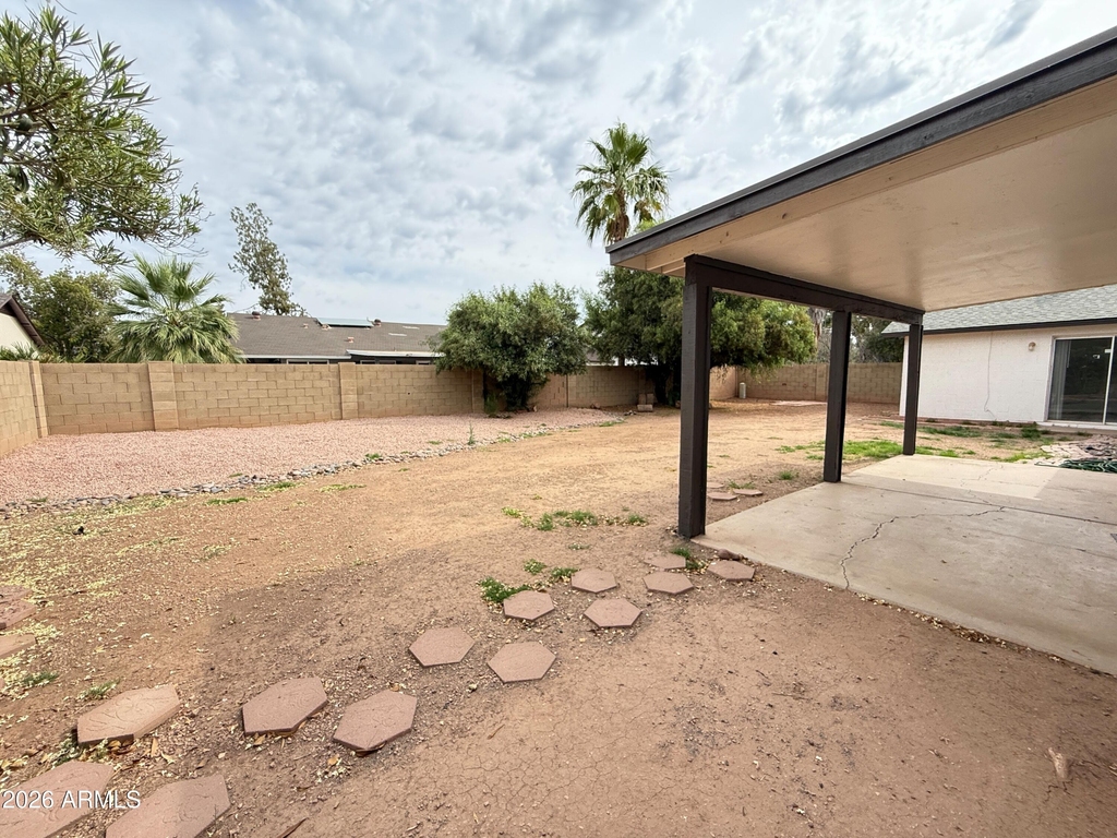 1016 W Nido Avenue - Photo 23