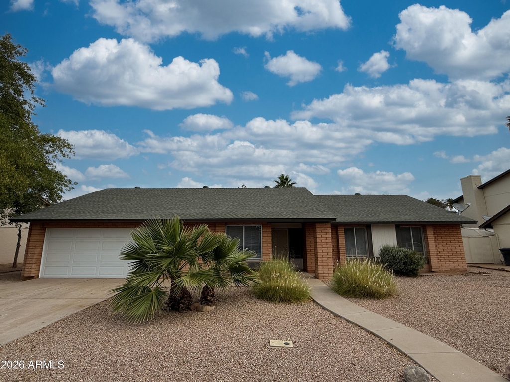 1016 W Nido Avenue - Photo 0