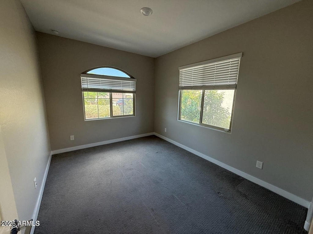 327 W Tamarack Drive - Photo 8