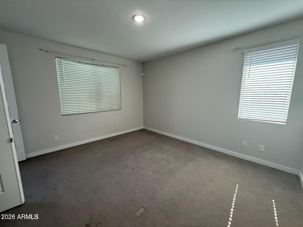 327 W Tamarack Drive - Photo 10