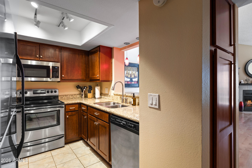 11011 N 92nd Street - Photo 10