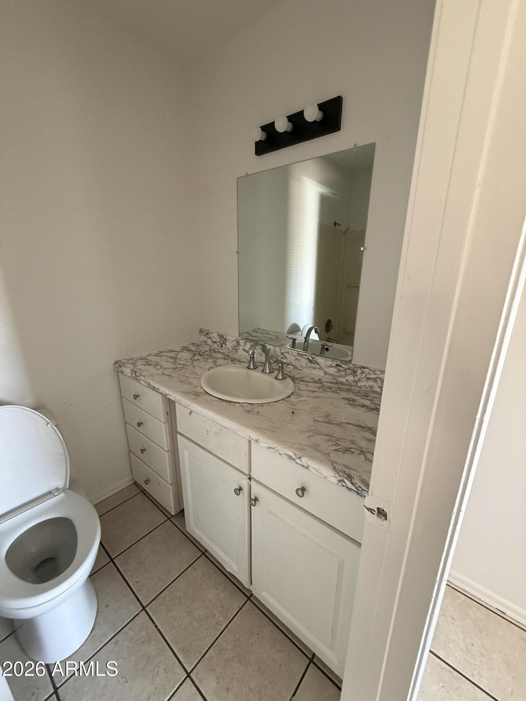 2819 E Capri Circle - Photo 4