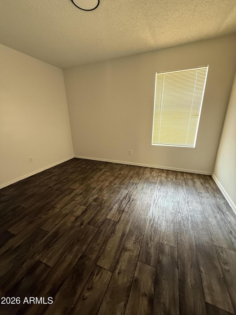 2819 E Capri Circle - Photo 2