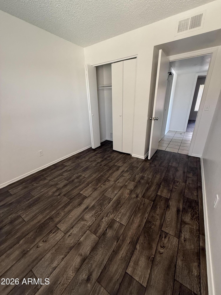 2819 E Capri Circle - Photo 0