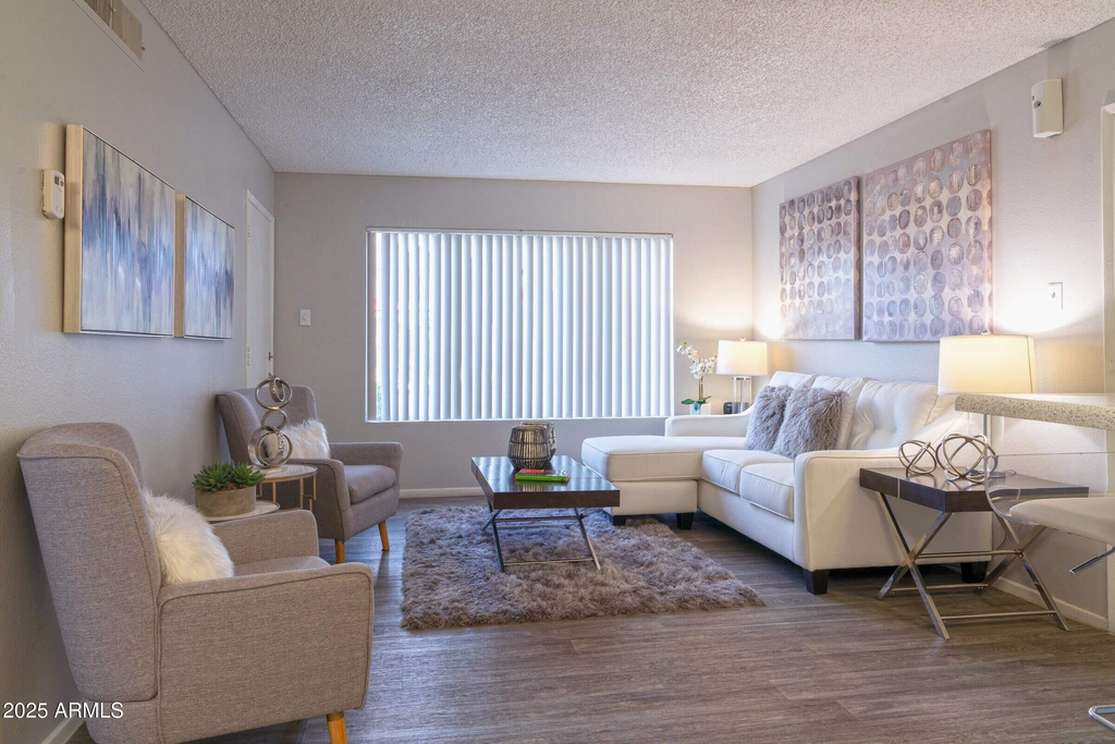 1620 W Southern Avenue - Photo 1