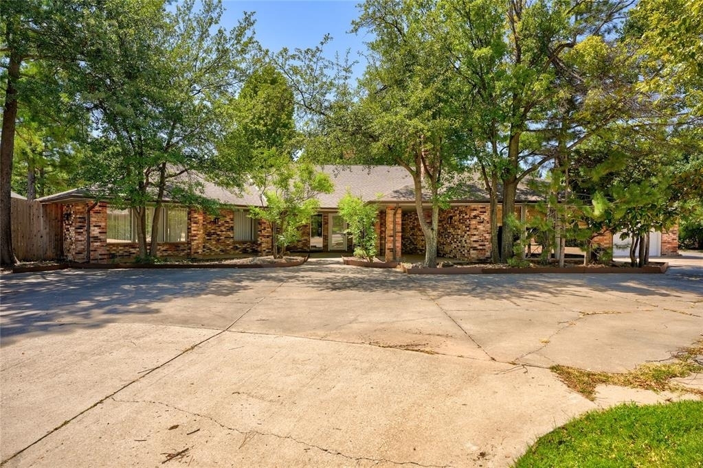 6325 Glenbrook Court - Photo 0