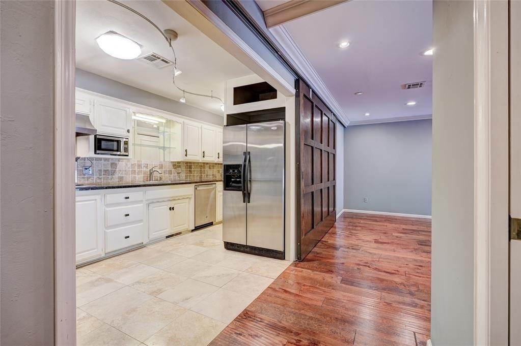6325 Glenbrook Court - Photo 12