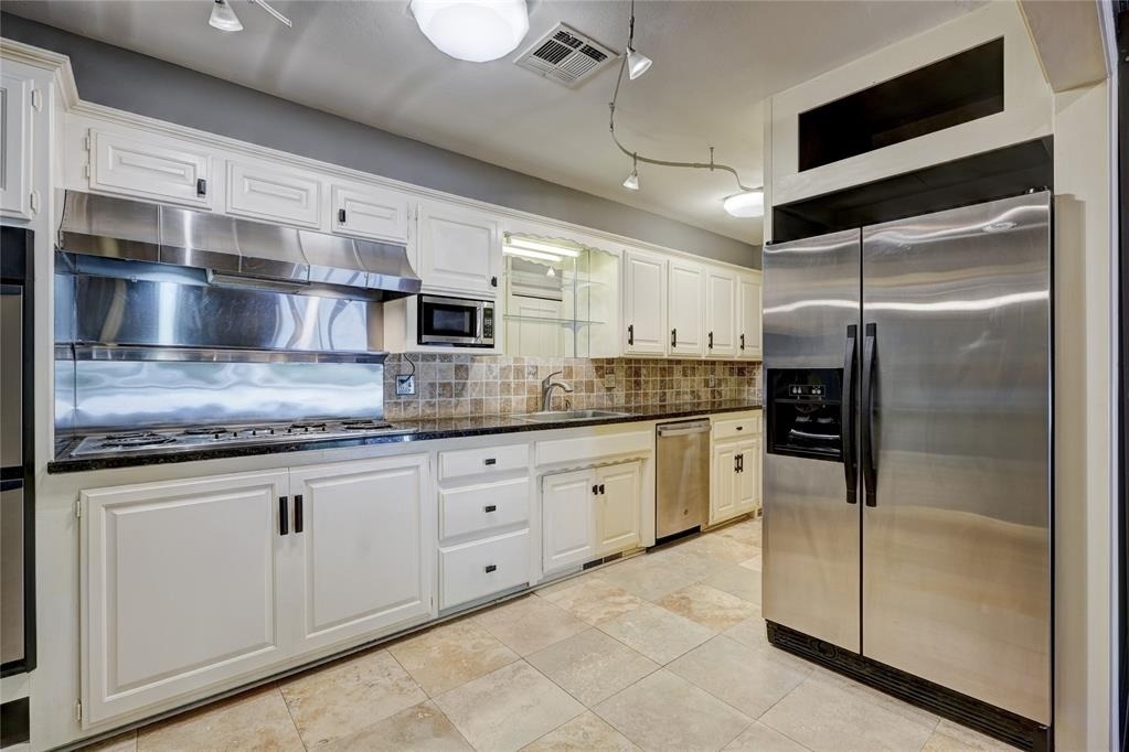 6325 Glenbrook Court - Photo 19